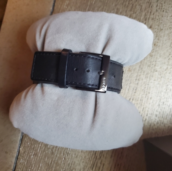 Authentic 100% 42mm Gucci interlocking G watch - Picture 5 of 6